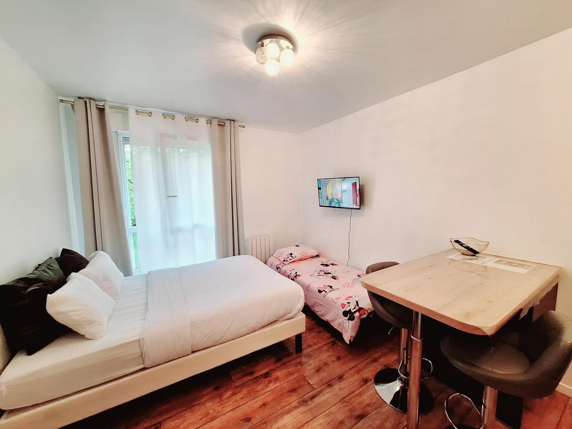 Studio Alpha - 2Min By Train To Disneyland Or 20Min Walk - 5Min Walk To "Val D'Europe" Station Montevrain Exterior photo